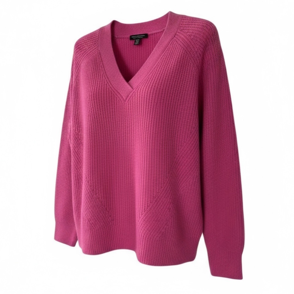 Saks fifth Avenue hot pink v neck cashmere sweater, size M